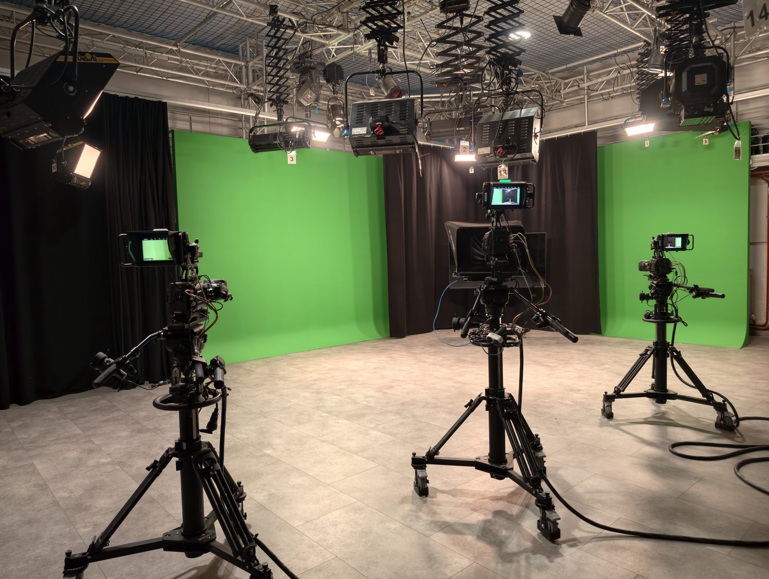 Modernización integral del plató de televisión y control de realización